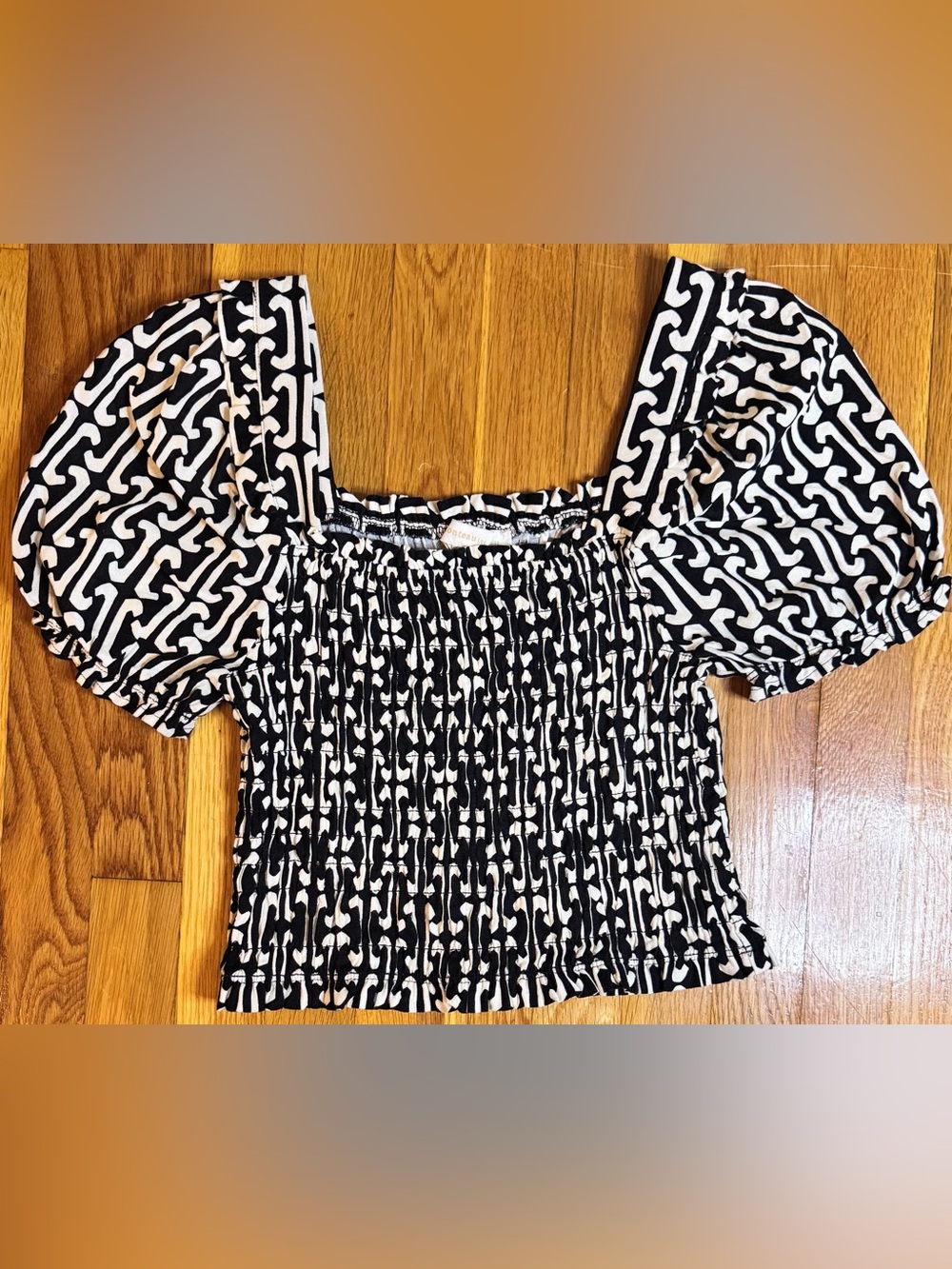 Monteau Los Angeles Black & Cream Smocked Blouse